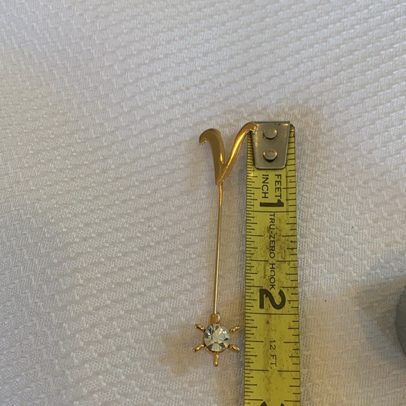 Vintage Gold Tone Monogram Initial V Stick Pin with Crystal Accent - Picture 4 of 4